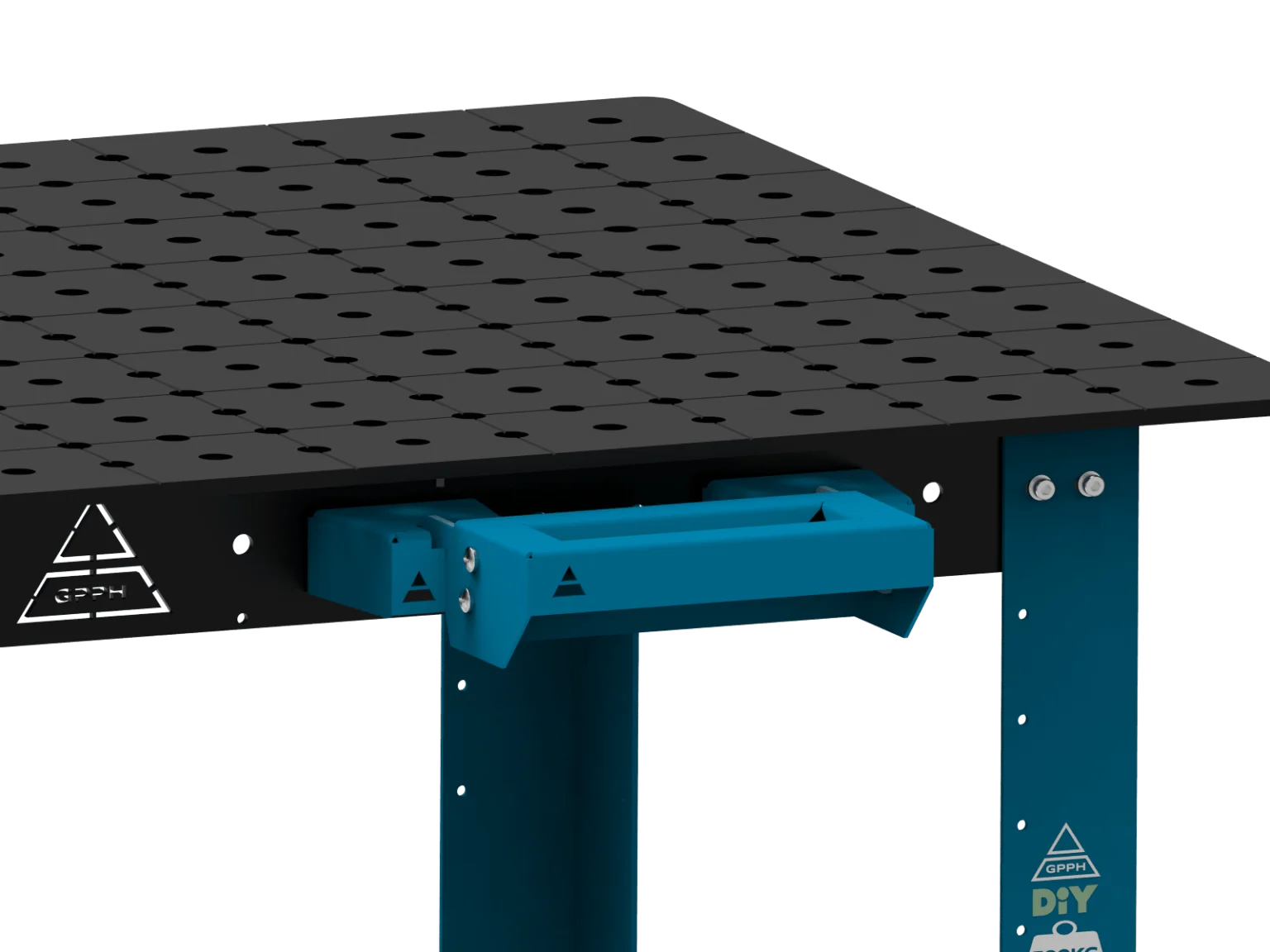 Stół DIY z zamontowanymi półkami