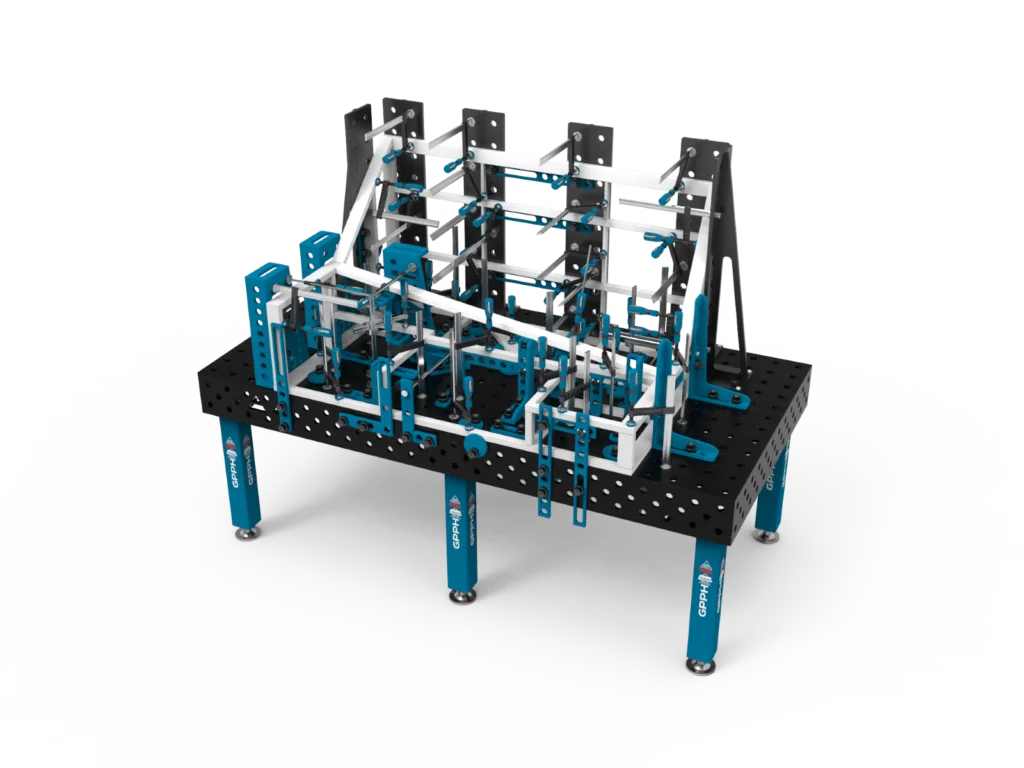 Traditionelt PRO-svejsebord 2400 x 1200 mm - eksempel på brug på arbejdspladsen.