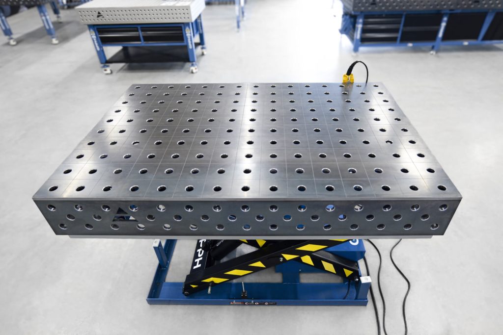 Welding table with hydraulic lifting system (XWT)
