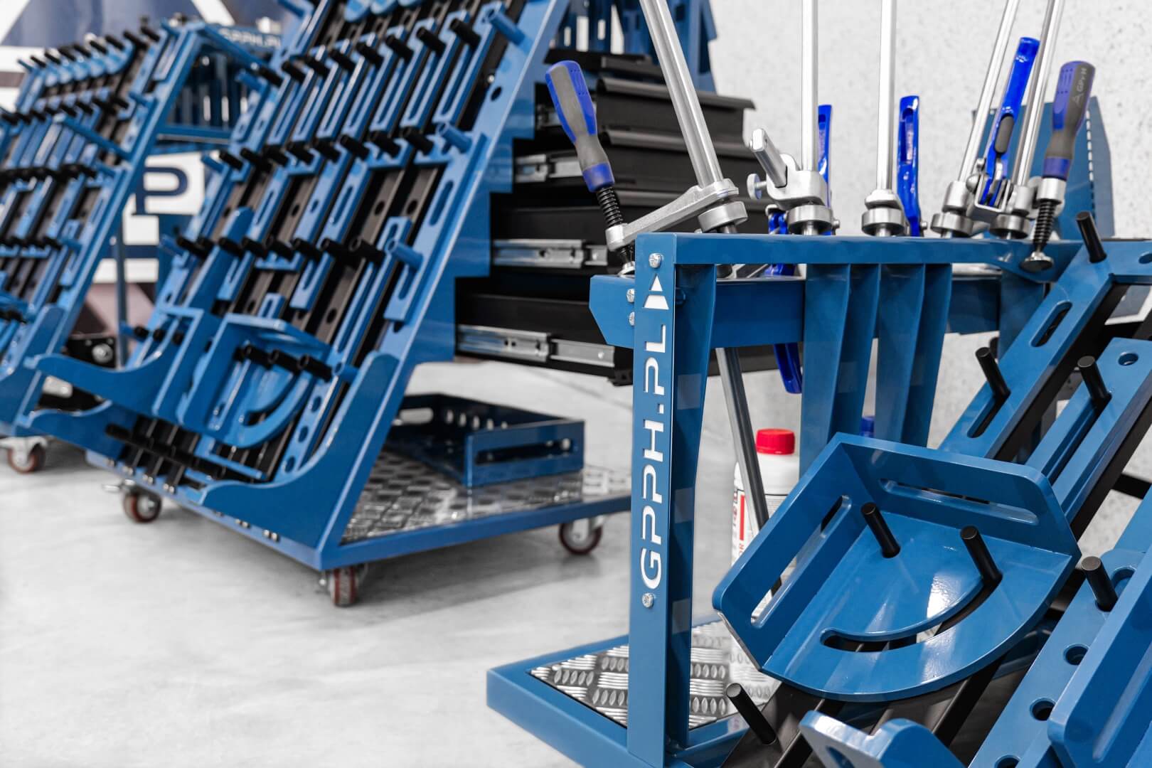 L and M tool trolleys 