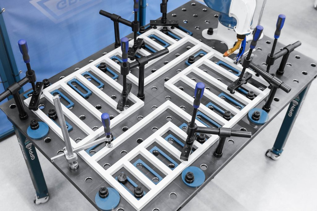 GPPH DIY table with a structure set using tools