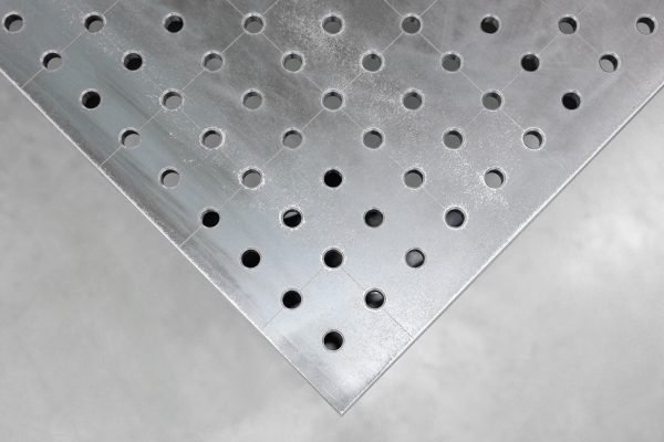 [OUTLET] Stół Spawalniczy PRO 1500x1480 mm – system φ16, siatka 50x50mm