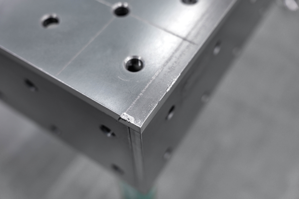 [OUTLET] Welding Table SMART 12 mm 1500x1480 mm - φ16 system, diagonal grid