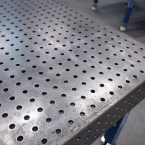 [OUTLET] Stół Spawalniczy PLUS Siatka - 50x50mm, System - Φ16, Rozmiar - 1500x1480mm, Nogi - Na kołach