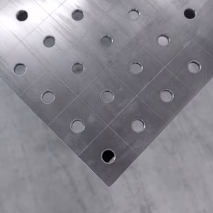 [OUTLET] Stół Spawalniczy SMART 12mm 2000x1000mm – system φ28, siatka 100x100mm