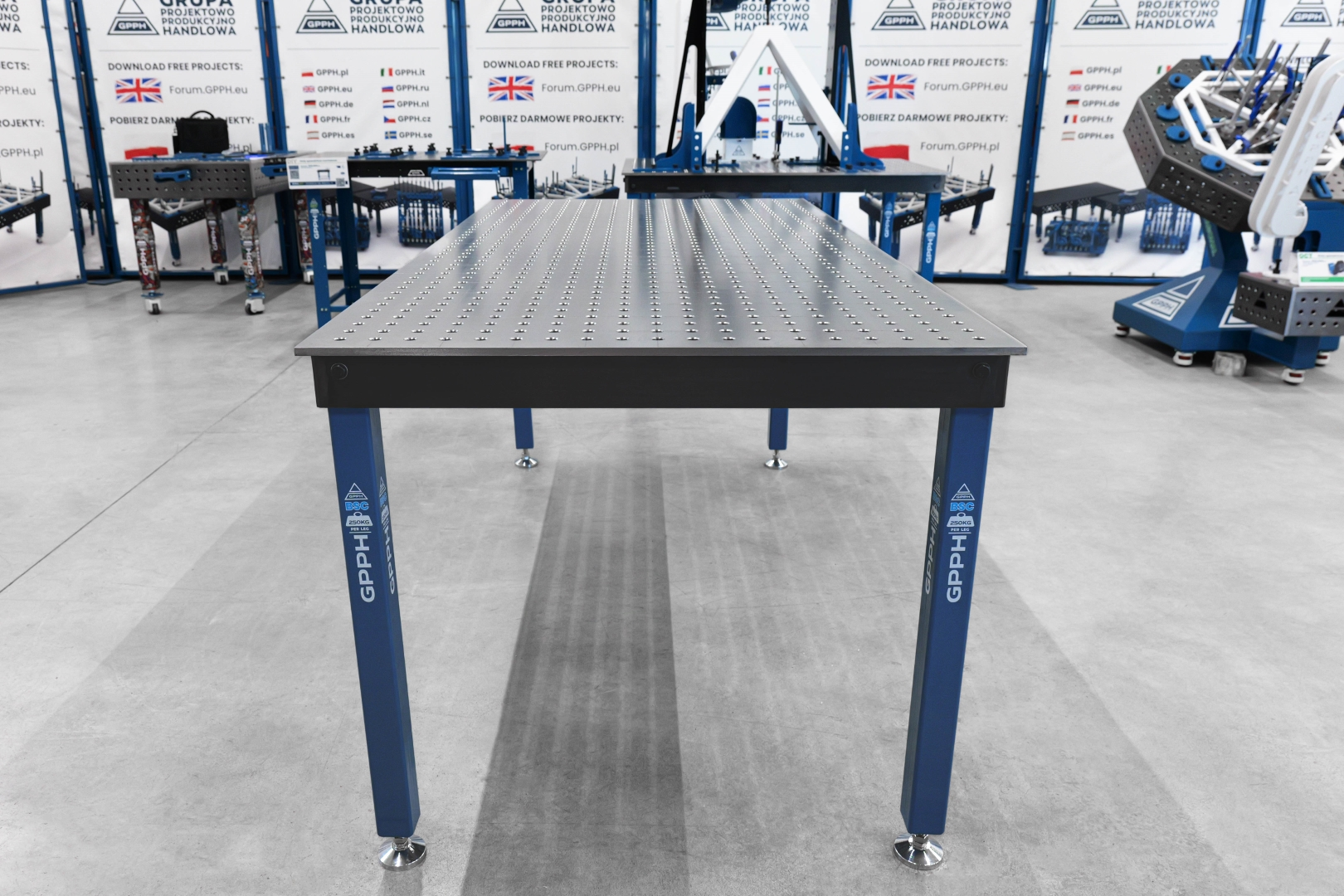 Table de soudage BASIC Dimensions : 2000 x 1000 mm, maille : 50 x 50 mm, système : Φ16