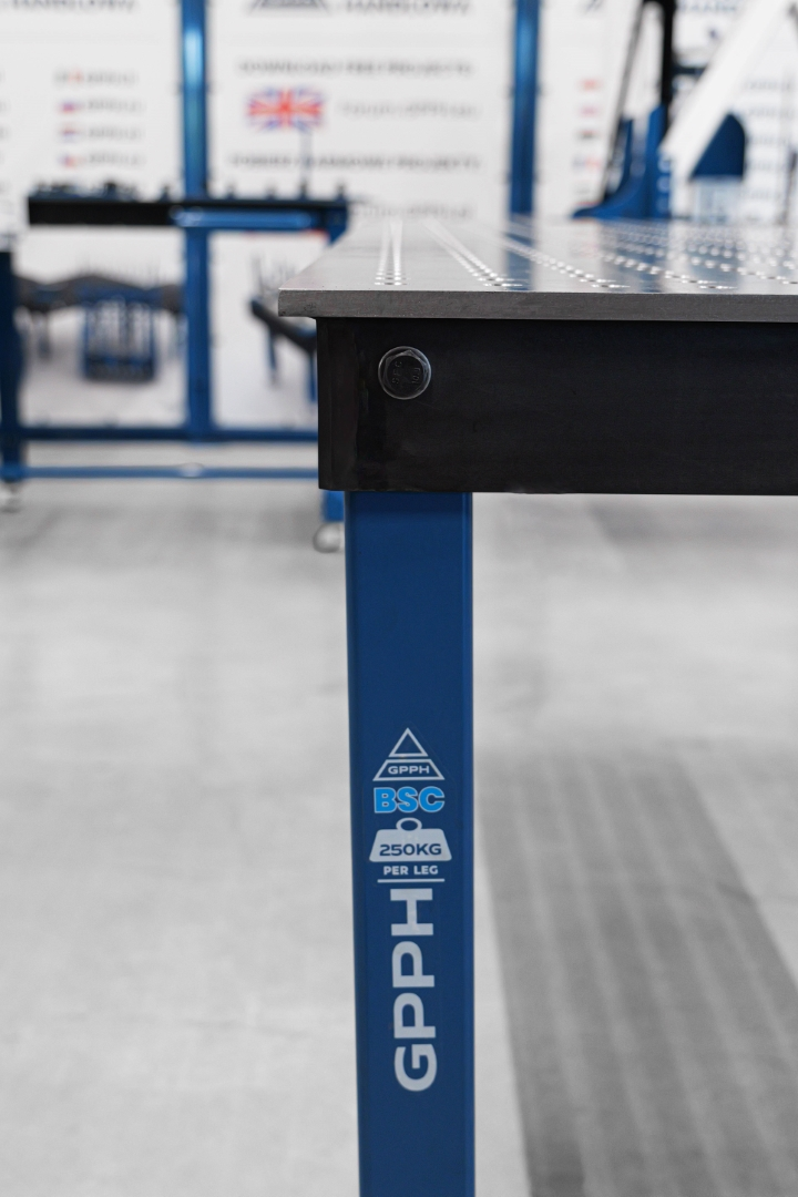 Table de soudage BASIC Dimensions : 2000 x 1000 mm, maille : 50 x 50 mm, système : Φ16