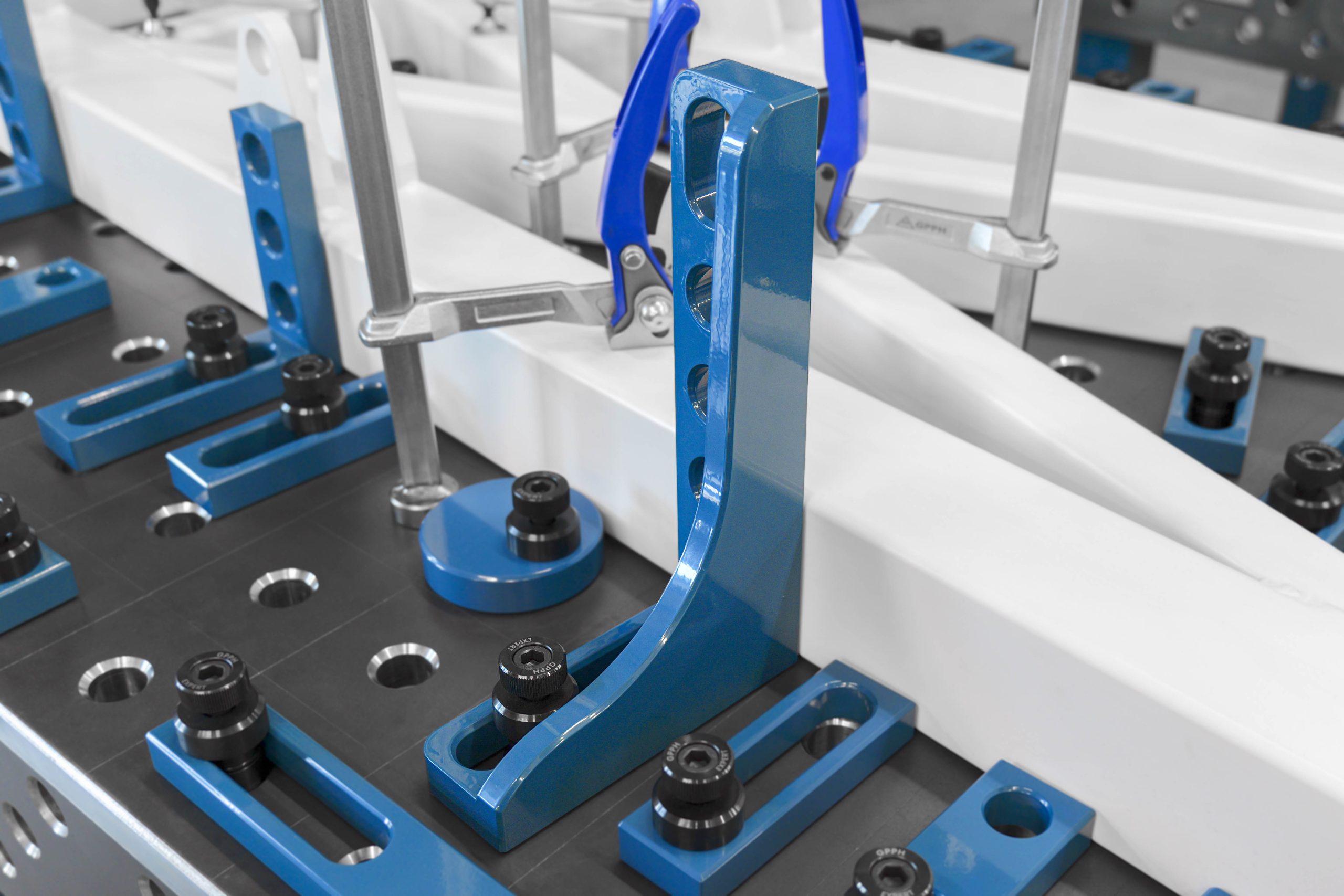 Ángulo 300 x 190 mm, sistema - Φ28, serie - EXPERT