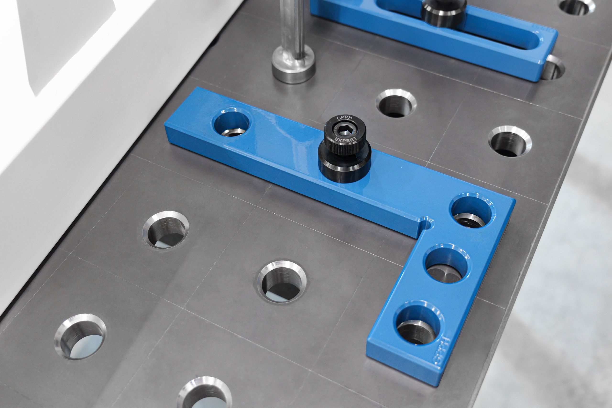 Ploché pravítko 275×150 mm, Systém – Φ28, Séria – EXPERT