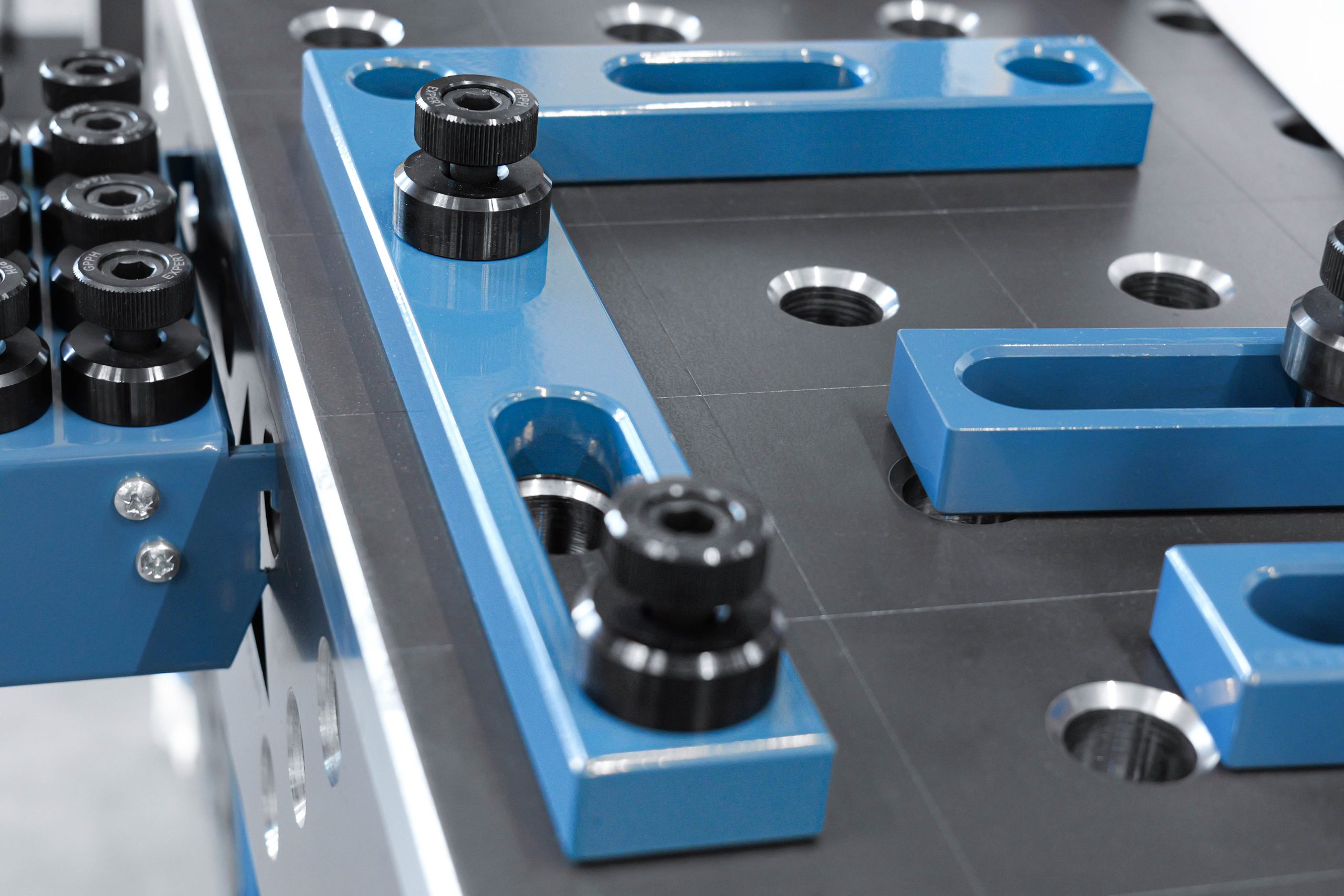 Escuadra plana 350x250mm, Sistema - Φ28, Serie - EXPERT