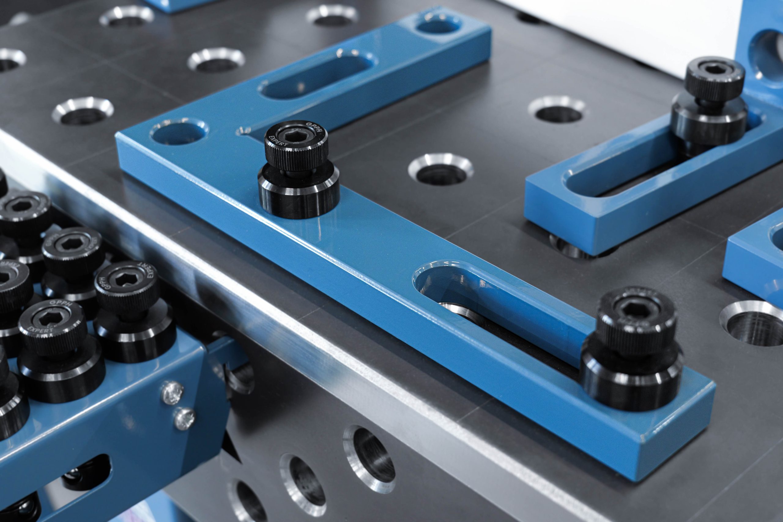 Escuadra plana 350x250mm, Sistema - Φ28, Serie - EXPERT