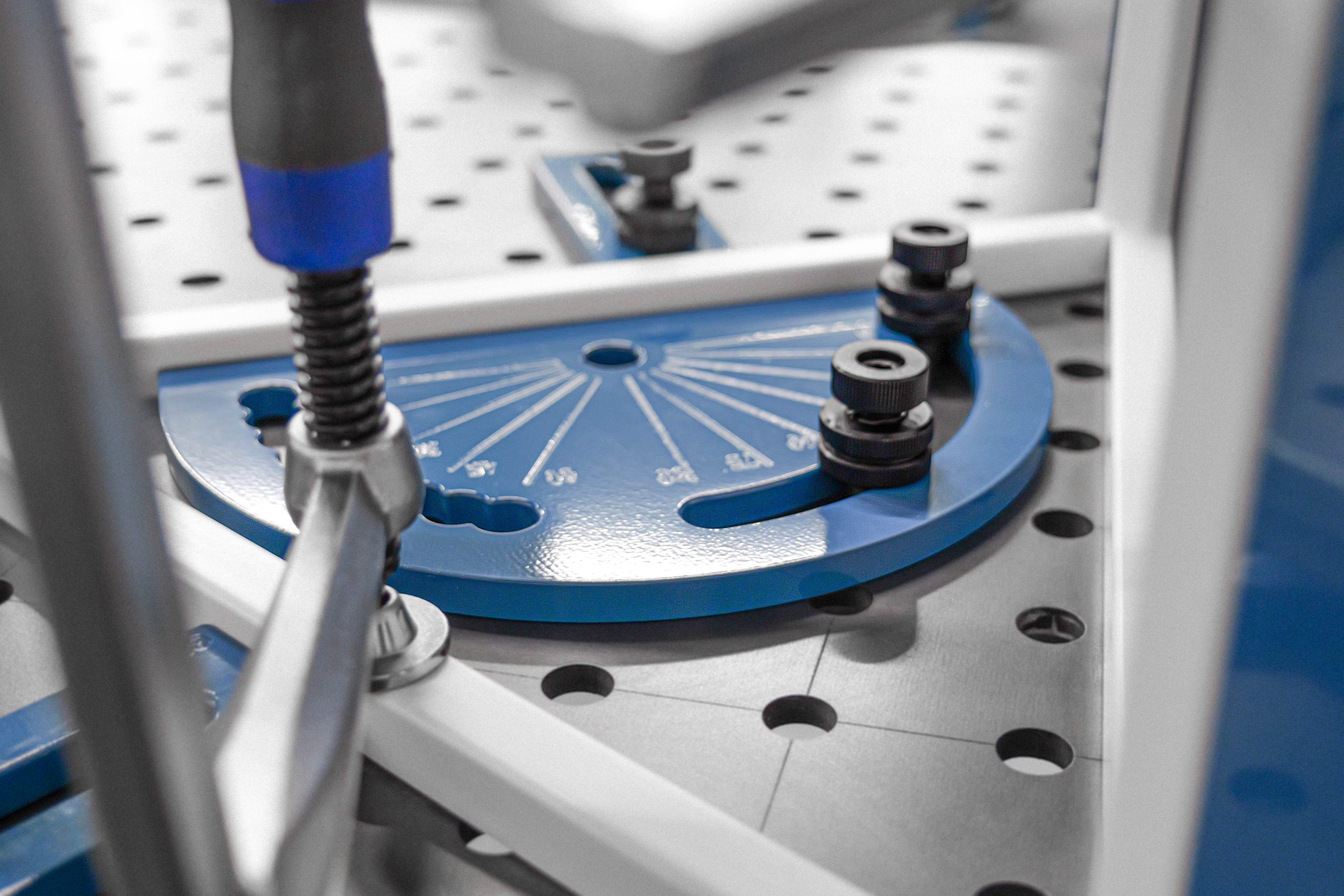 Rapporteur, Système - fi16, Série - PLUS