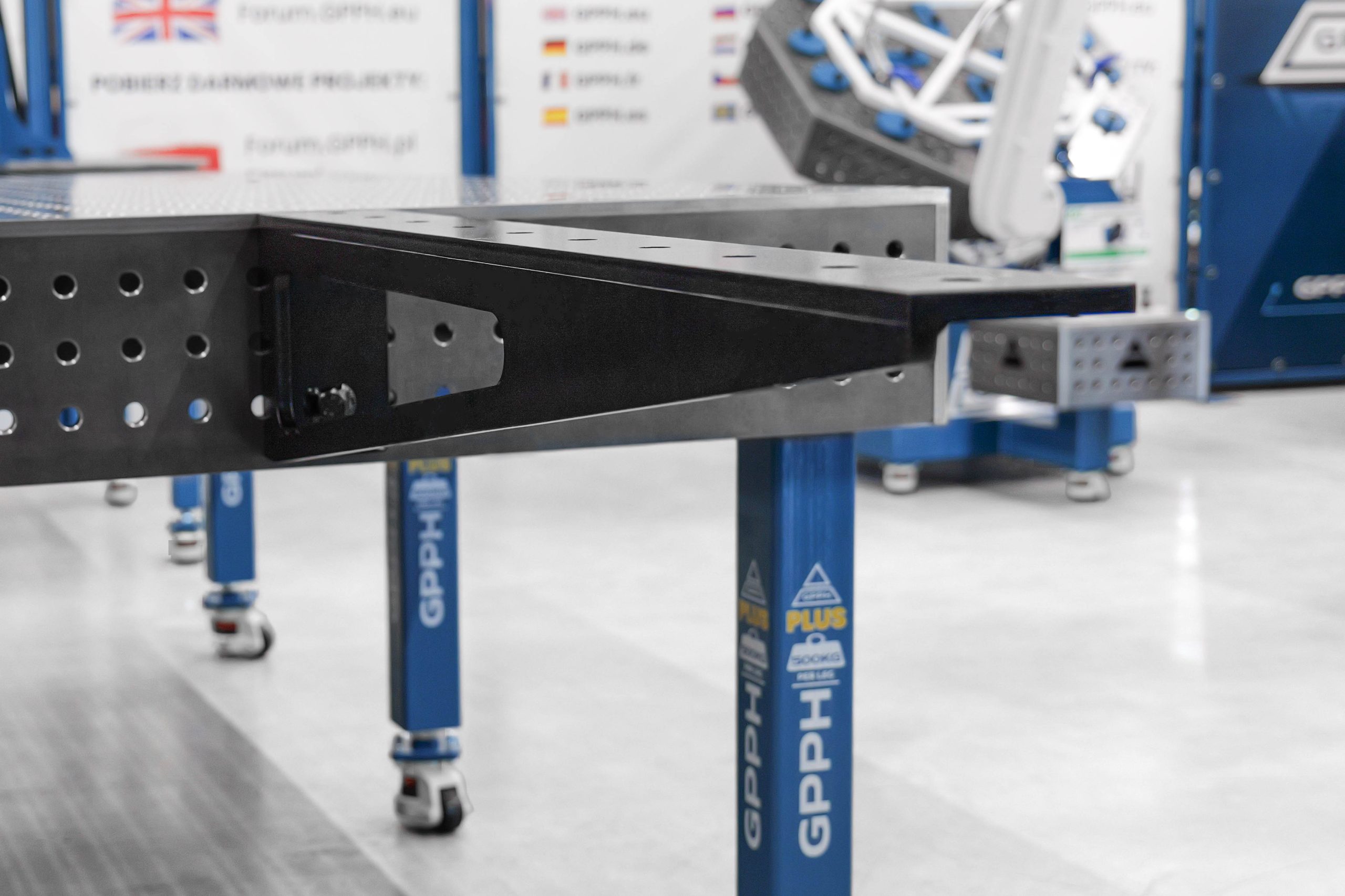 Extensie PLUS 1000x100 mm în sistemul de orificii cu diametrul de 16 mm