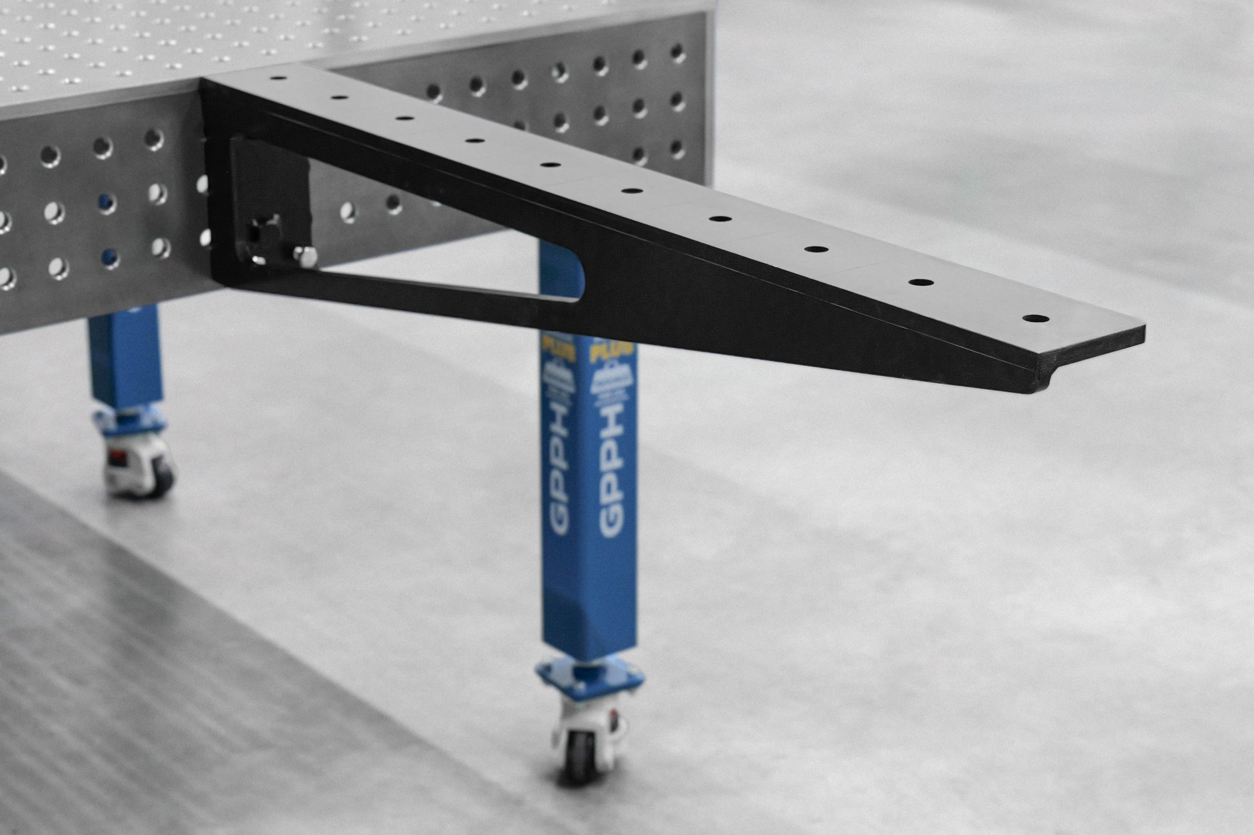 Extensie PLUS 1000x100 mm în sistemul de orificii cu diametrul de 16 mm