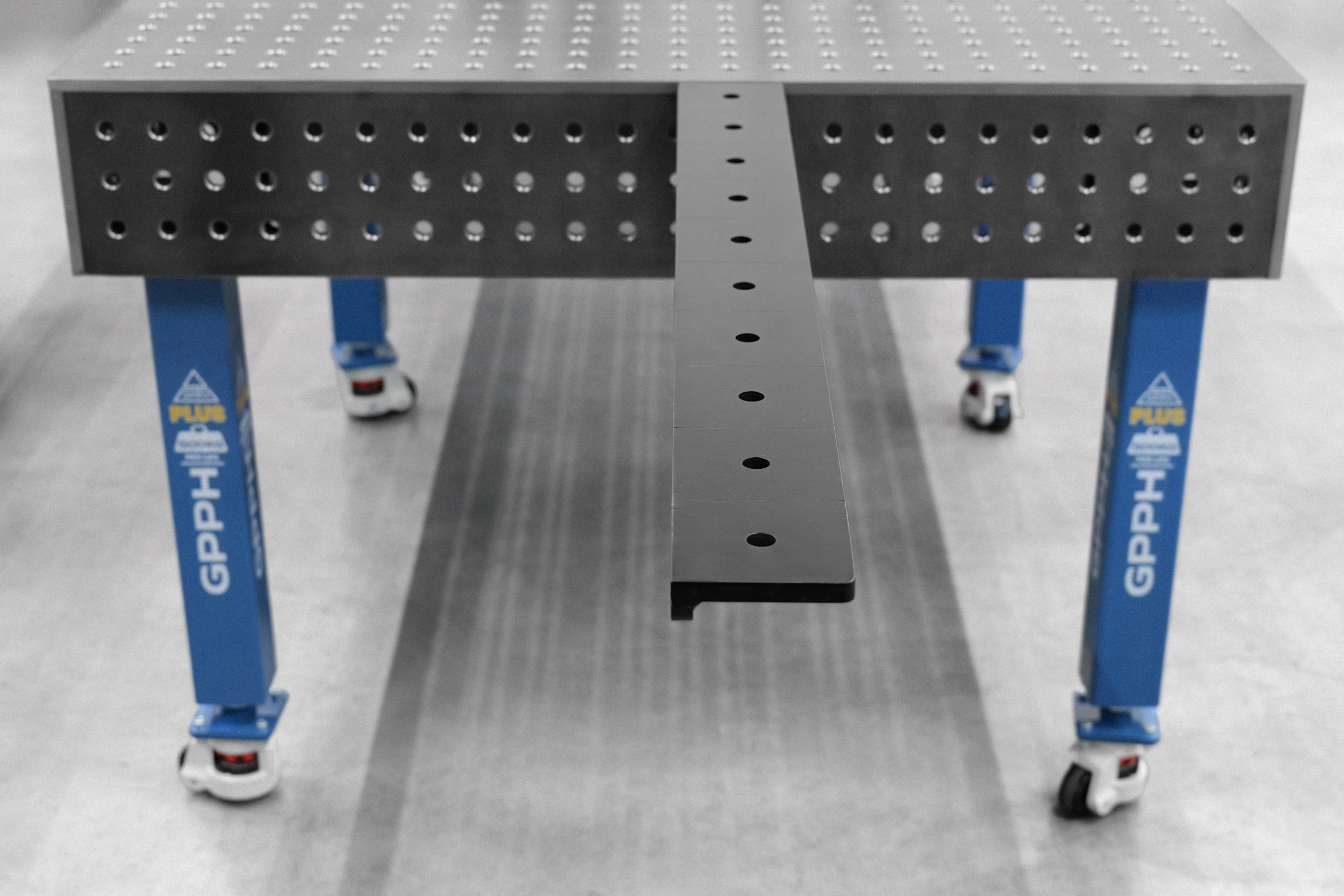 Extensie PLUS 1000x100 mm în sistemul de orificii cu diametrul de 16 mm