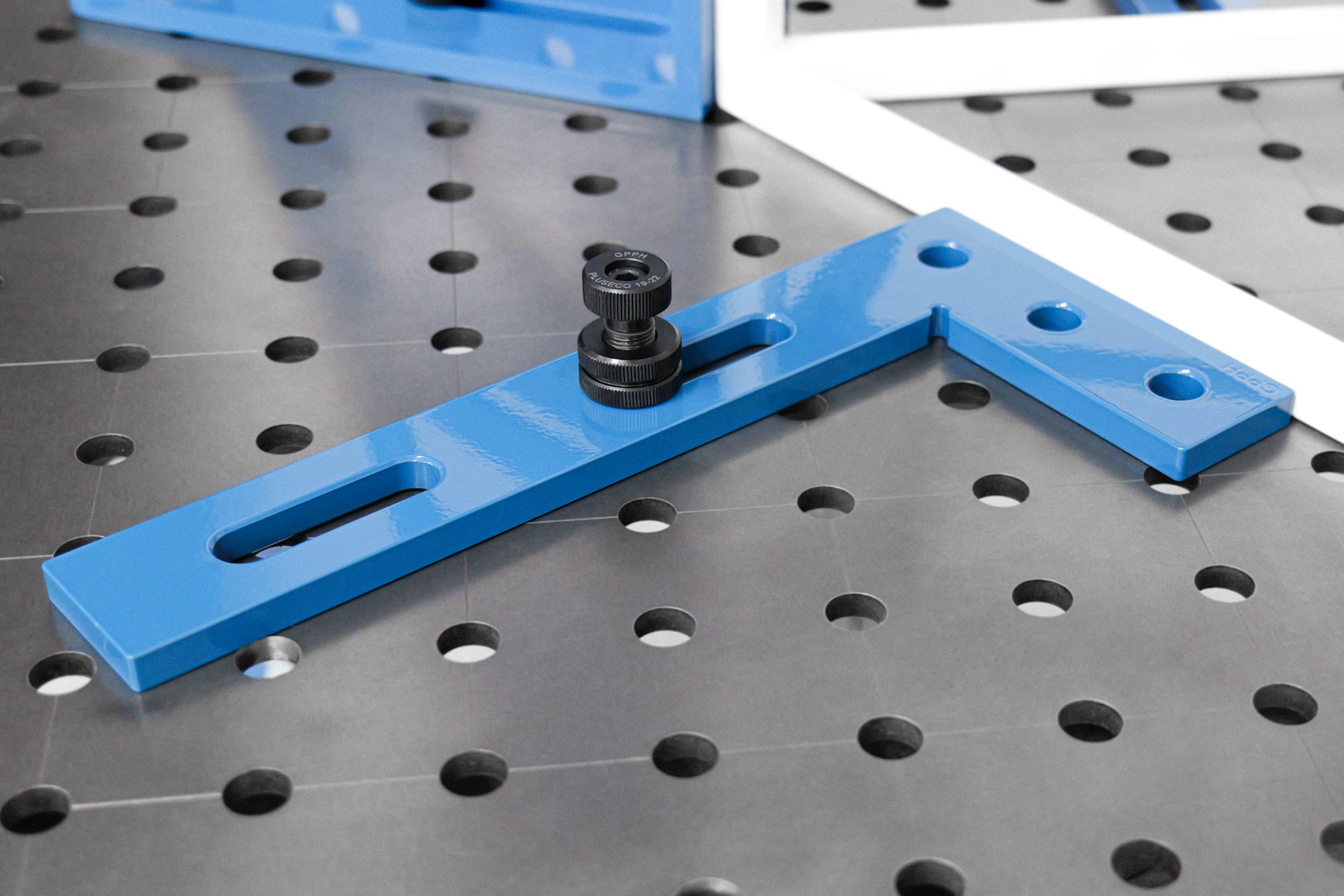 Escuadra plana 320x150mm, Sistema - fi16 mm, Serie - PLUS